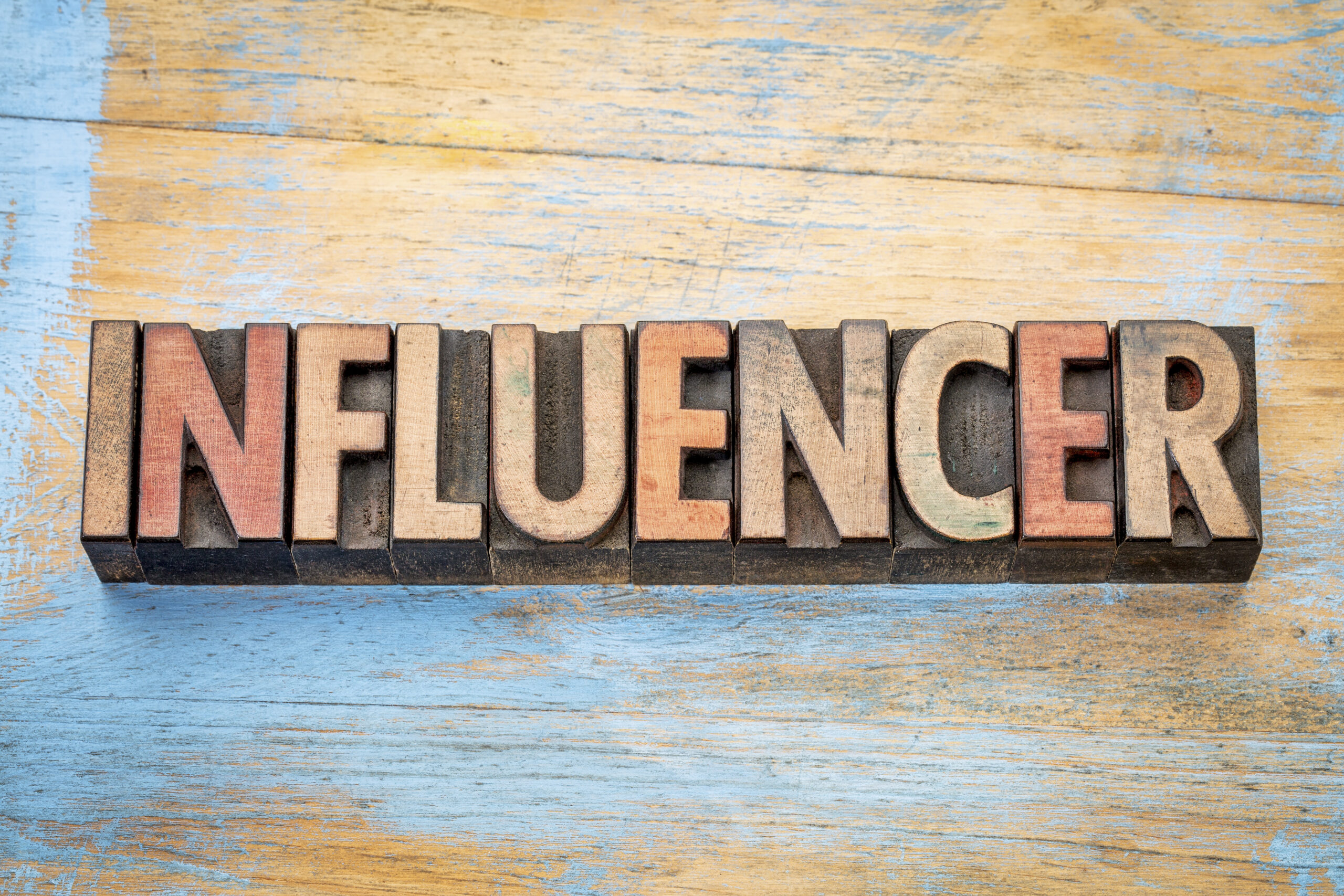 Napis influencer
